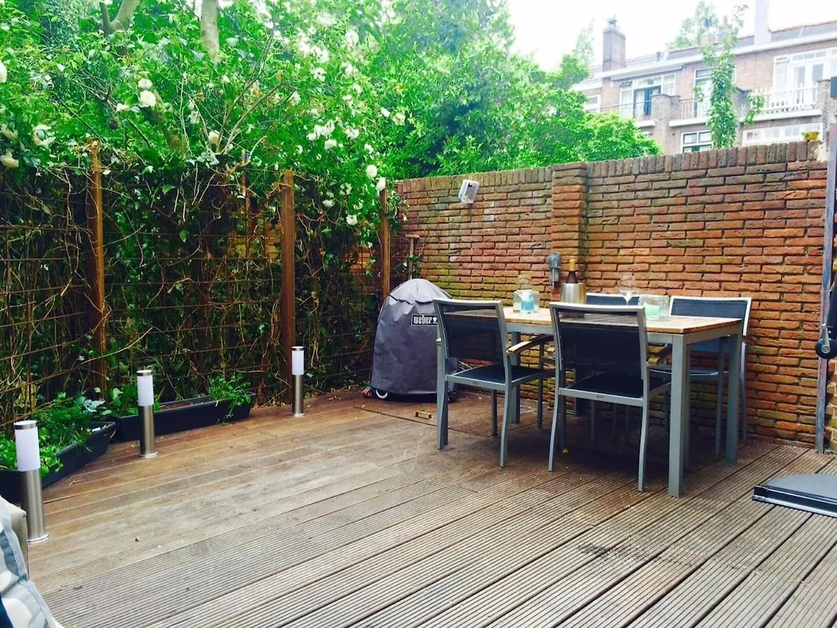 Spacious Familyhouse With Garden In Amsterdam Zuid